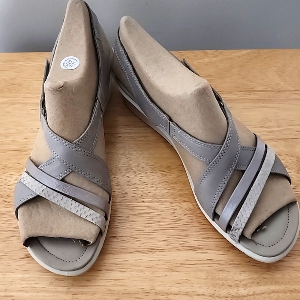 Ecco EU 41 Felicia Sandal Velcro Closure 1.5" Heel NIB